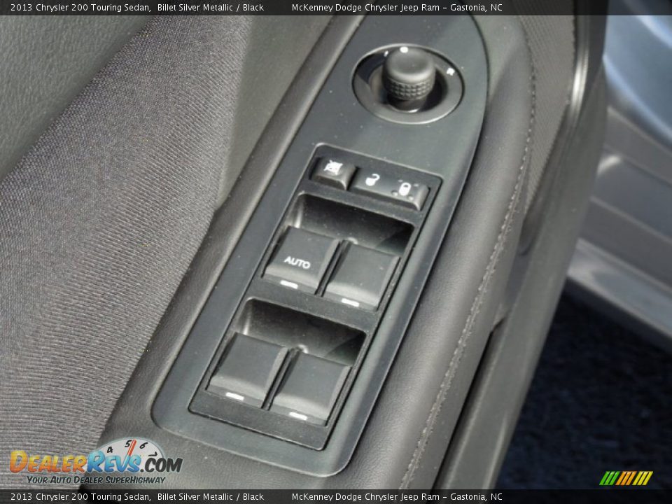 2013 Chrysler 200 Touring Sedan Billet Silver Metallic / Black Photo #11