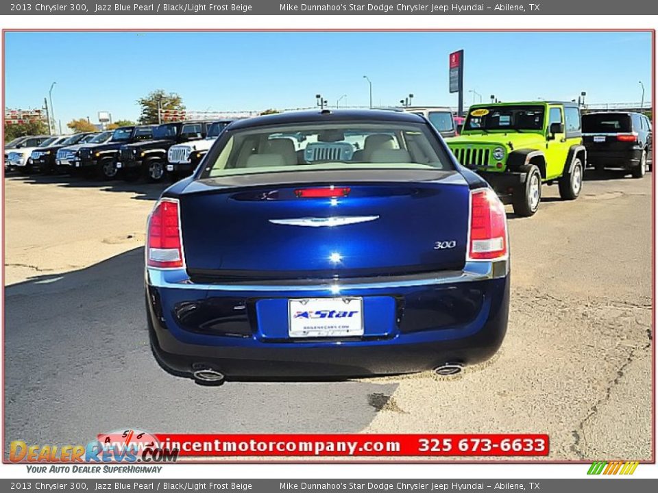 2013 Chrysler 300 Jazz Blue Pearl / Black/Light Frost Beige Photo #4