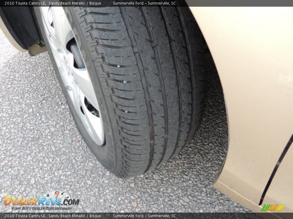 2010 Toyota Camry LE Sandy Beach Metallic / Bisque Photo #17