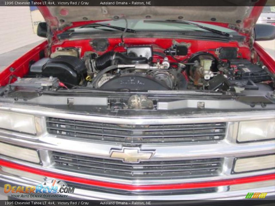 1996 Chevrolet Tahoe LT 4x4 Victory Red / Gray Photo #28