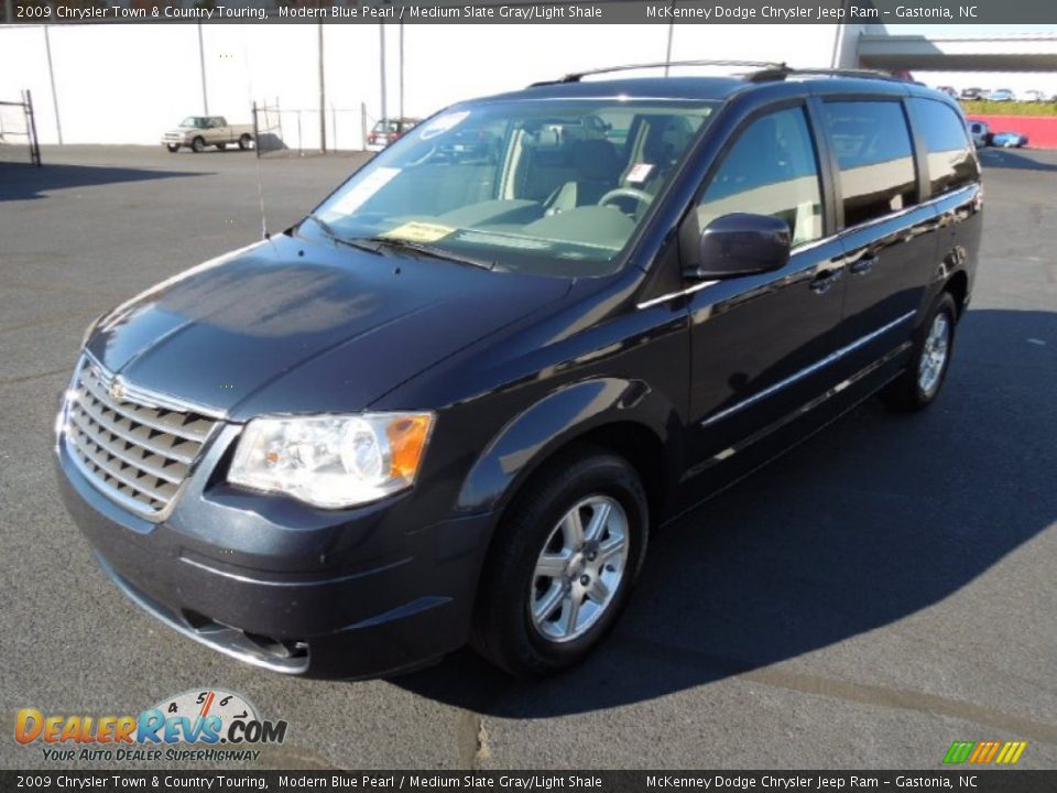 2009 Chrysler Town & Country Touring Modern Blue Pearl / Medium Slate Gray/Light Shale Photo #2