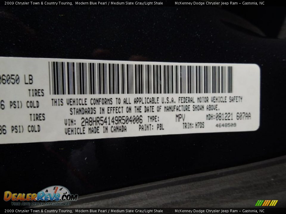 2009 Chrysler Town & Country Touring Modern Blue Pearl / Medium Slate Gray/Light Shale Photo #7