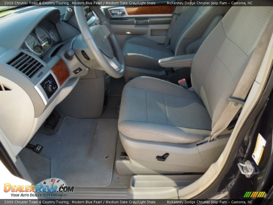 2009 Chrysler Town & Country Touring Modern Blue Pearl / Medium Slate Gray/Light Shale Photo #8