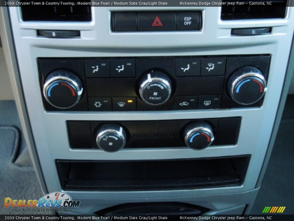 2009 Chrysler Town & Country Touring Modern Blue Pearl / Medium Slate Gray/Light Shale Photo #14
