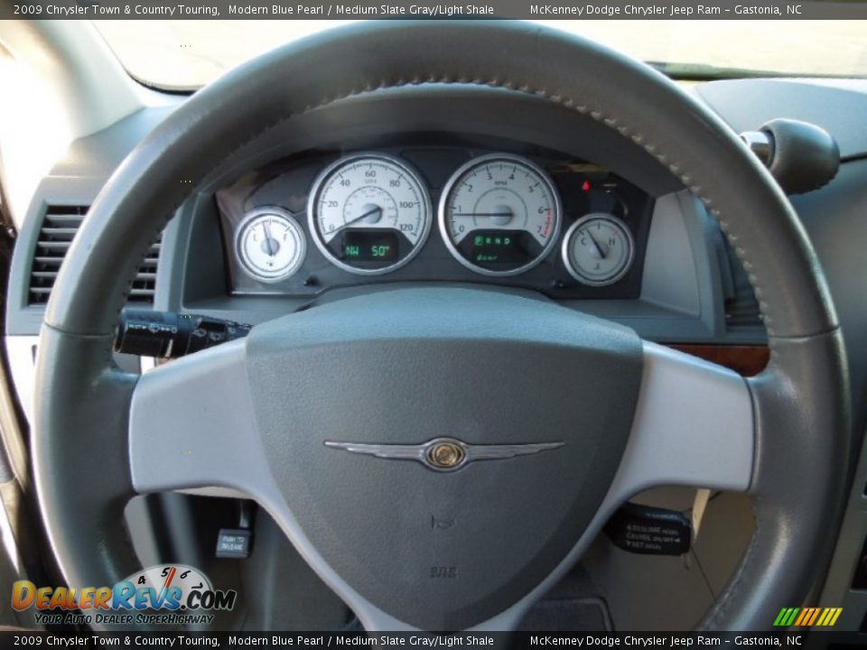 2009 Chrysler Town & Country Touring Modern Blue Pearl / Medium Slate Gray/Light Shale Photo #16
