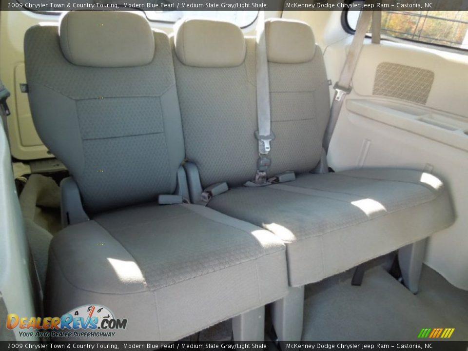 2009 Chrysler Town & Country Touring Modern Blue Pearl / Medium Slate Gray/Light Shale Photo #23