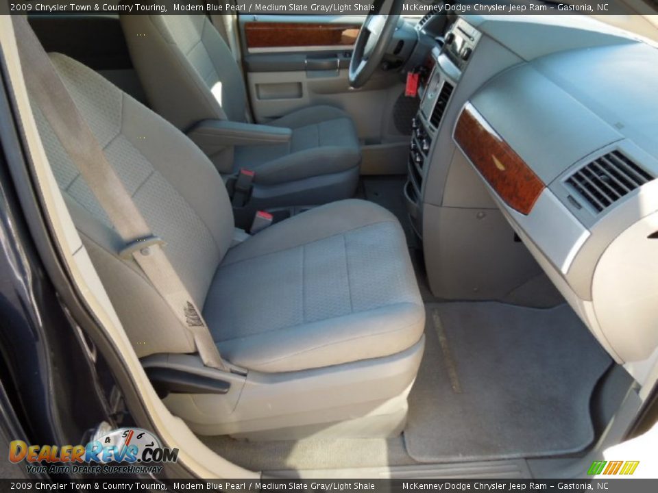 2009 Chrysler Town & Country Touring Modern Blue Pearl / Medium Slate Gray/Light Shale Photo #25