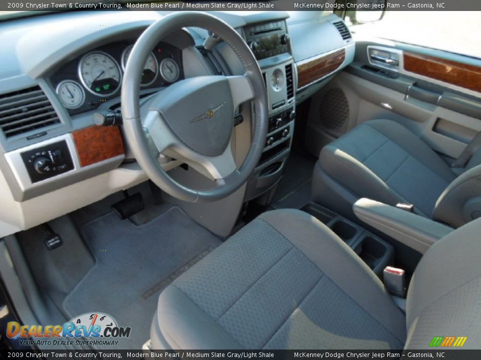 2009 Chrysler Town & Country Touring Modern Blue Pearl / Medium Slate Gray/Light Shale Photo #30