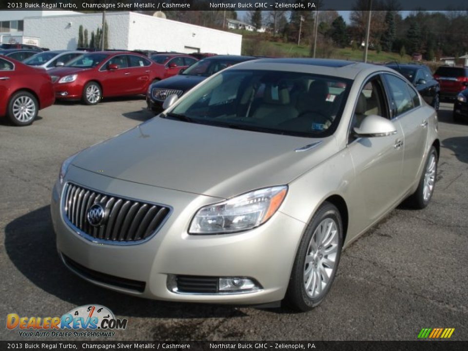 Front 3/4 View of 2013 Buick Regal Turbo Photo #2
