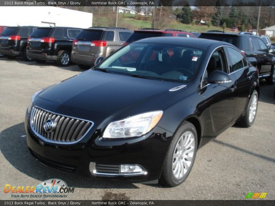 Front 3/4 View of 2013 Buick Regal Turbo Photo #2