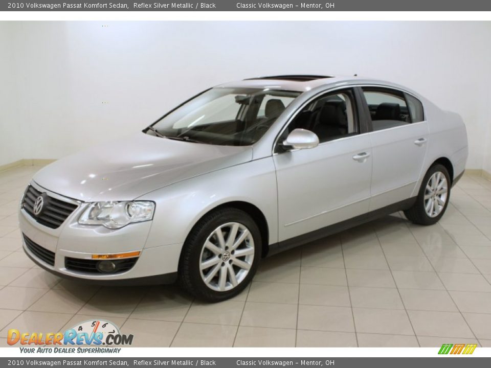 2010 Volkswagen Passat Komfort Sedan Reflex Silver Metallic / Black Photo #3