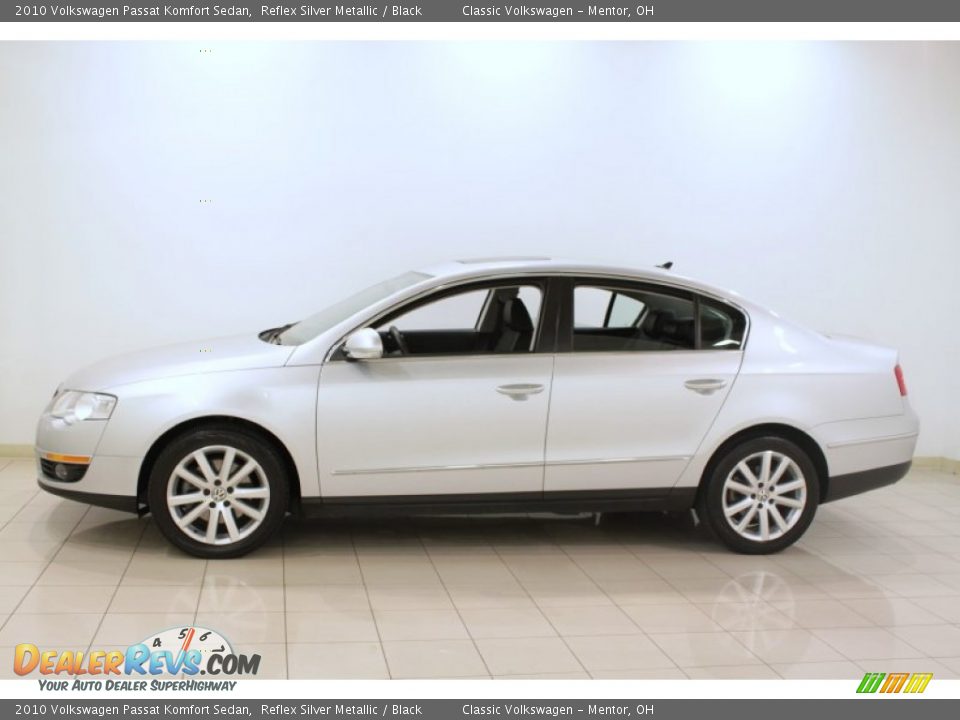 2010 Volkswagen Passat Komfort Sedan Reflex Silver Metallic / Black Photo #4