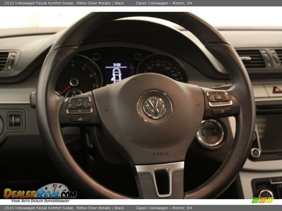 2010 Volkswagen Passat Komfort Sedan Reflex Silver Metallic / Black Photo #10