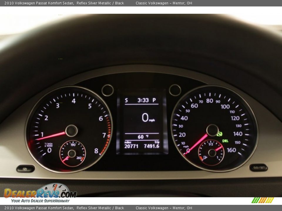 2010 Volkswagen Passat Komfort Sedan Reflex Silver Metallic / Black Photo #11