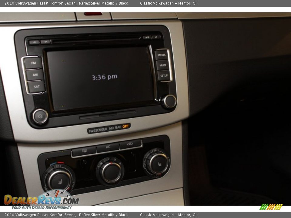 2010 Volkswagen Passat Komfort Sedan Reflex Silver Metallic / Black Photo #12
