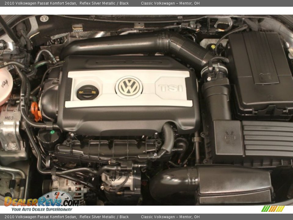 2010 Volkswagen Passat Komfort Sedan Reflex Silver Metallic / Black Photo #25