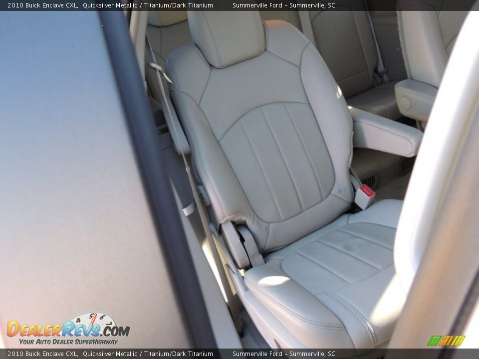 2010 Buick Enclave CXL Quicksilver Metallic / Titanium/Dark Titanium Photo #12