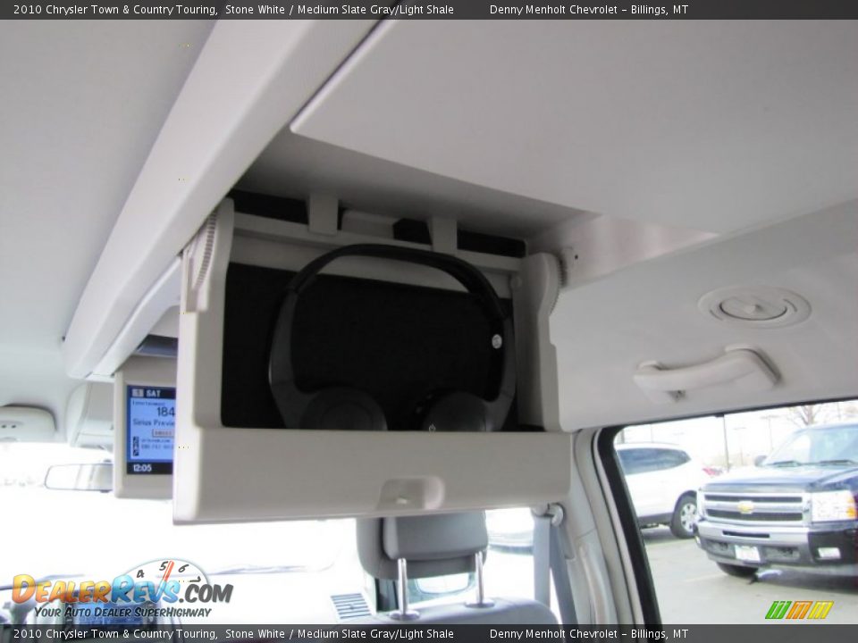 2010 Chrysler Town & Country Touring Stone White / Medium Slate Gray/Light Shale Photo #12