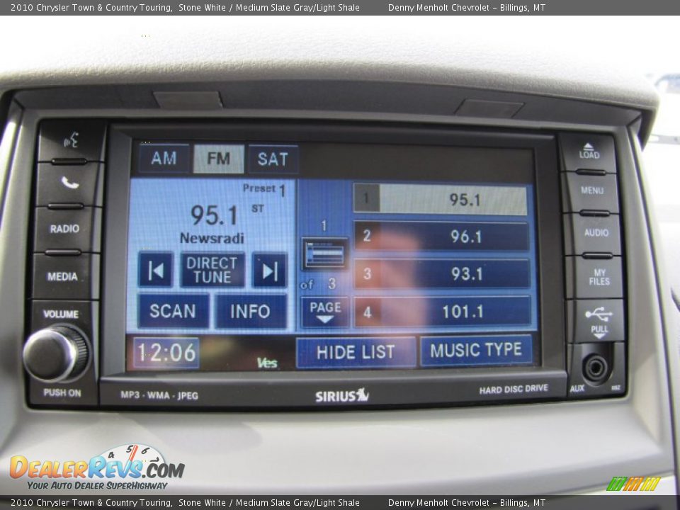 2010 Chrysler Town & Country Touring Stone White / Medium Slate Gray/Light Shale Photo #20