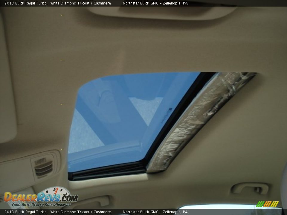 2013 Buick Regal Turbo White Diamond Tricoat / Cashmere Photo #15