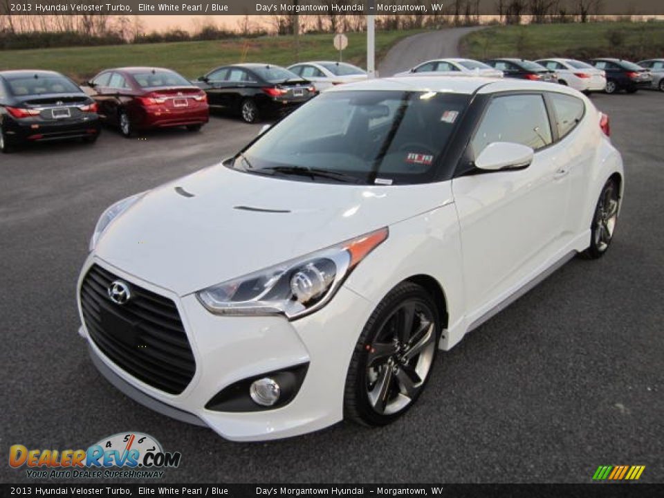 Front 3/4 View of 2013 Hyundai Veloster Turbo Photo #3