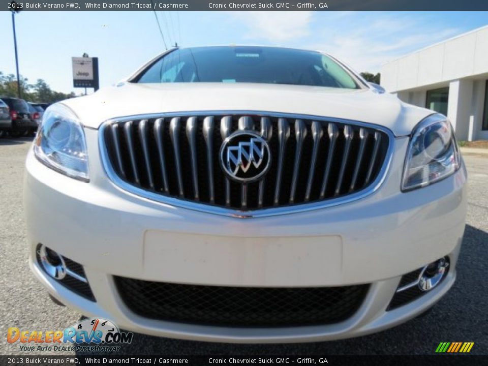 2013 Buick Verano FWD White Diamond Tricoat / Cashmere Photo #2
