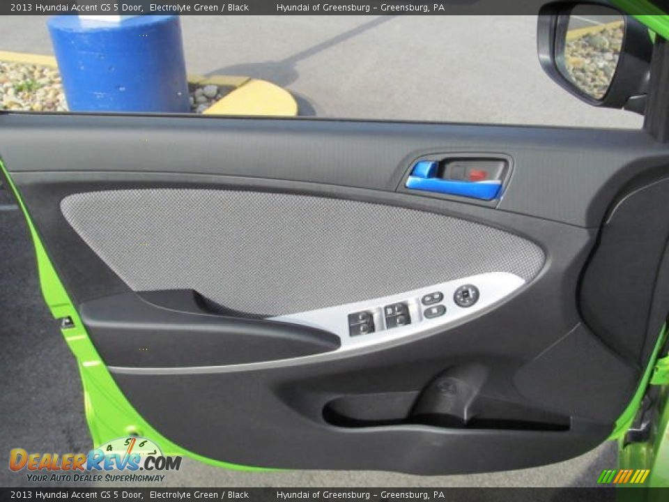 Door Panel of 2013 Hyundai Accent GS 5 Door Photo #6