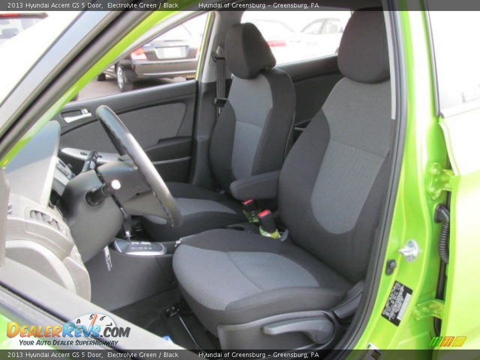 Front Seat of 2013 Hyundai Accent GS 5 Door Photo #7