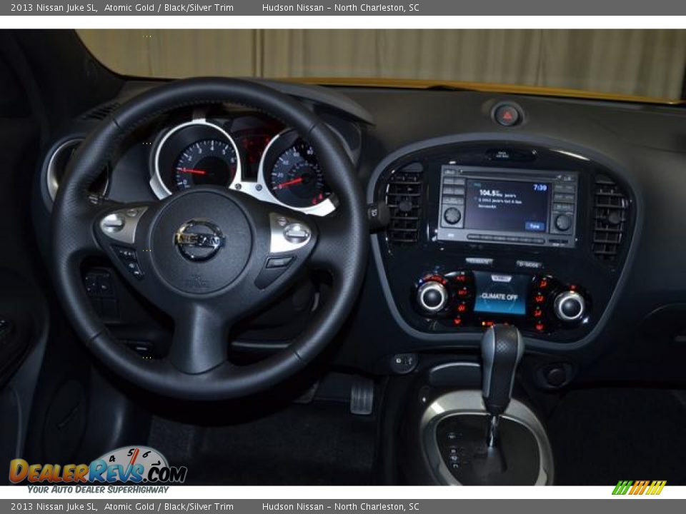 2013 Nissan Juke SL Atomic Gold / Black/Silver Trim Photo #11