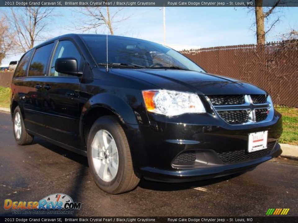2013 Dodge Grand Caravan SE Brilliant Black Crystal Pearl / Black/Light Graystone Photo #2