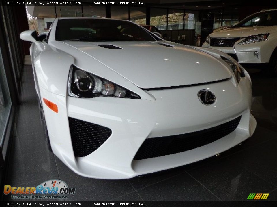Front 3/4 View of 2012 Lexus LFA Coupe Photo #5