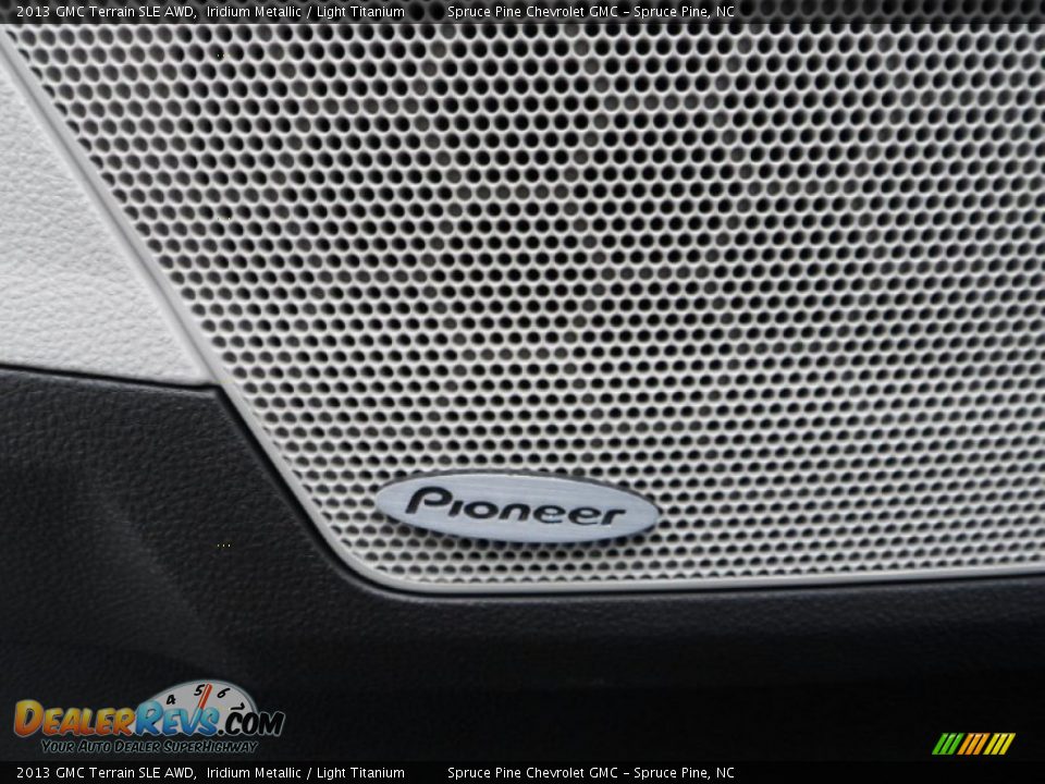 Audio System of 2013 GMC Terrain SLE AWD Photo #13