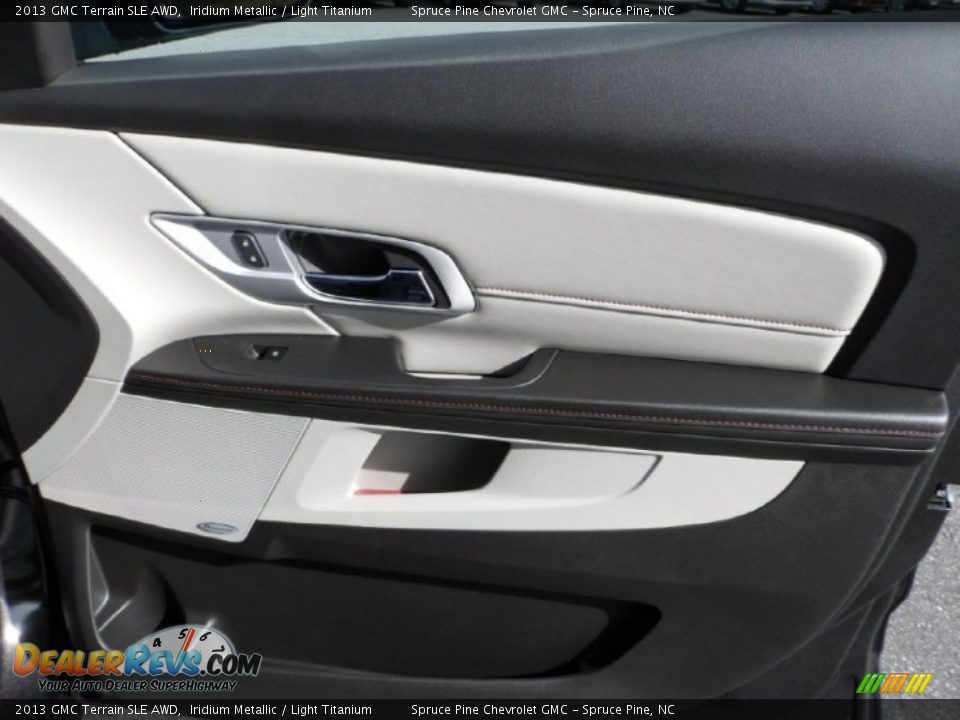 2013 GMC Terrain SLE AWD Iridium Metallic / Light Titanium Photo #32