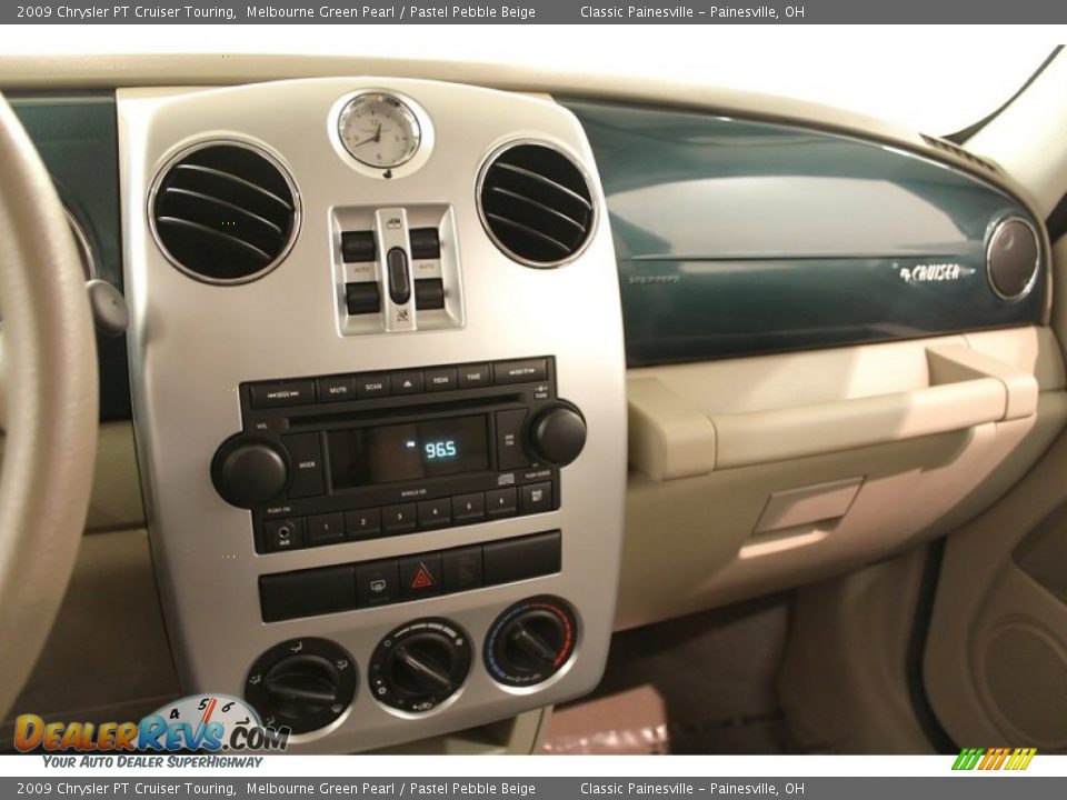 2009 Chrysler PT Cruiser Touring Melbourne Green Pearl / Pastel Pebble Beige Photo #9
