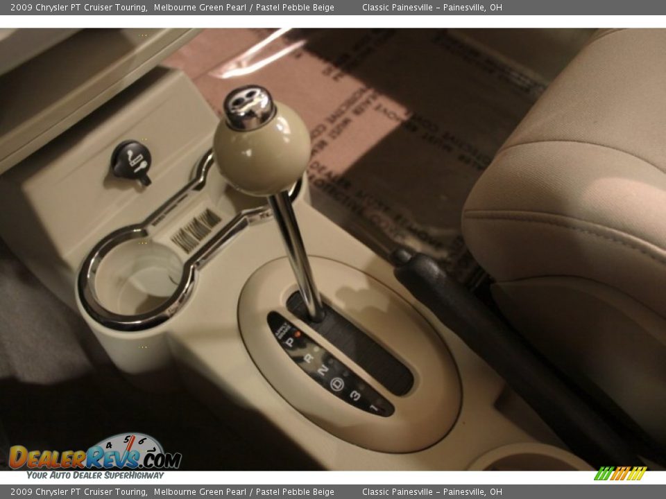 2009 Chrysler PT Cruiser Touring Melbourne Green Pearl / Pastel Pebble Beige Photo #10