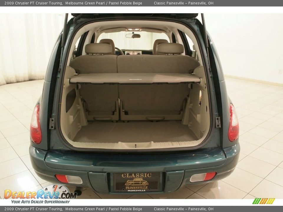 2009 Chrysler PT Cruiser Touring Melbourne Green Pearl / Pastel Pebble Beige Photo #17