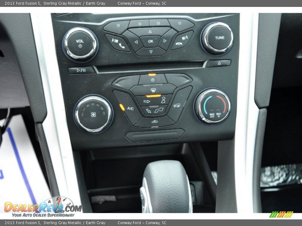 Controls of 2013 Ford Fusion S Photo #23