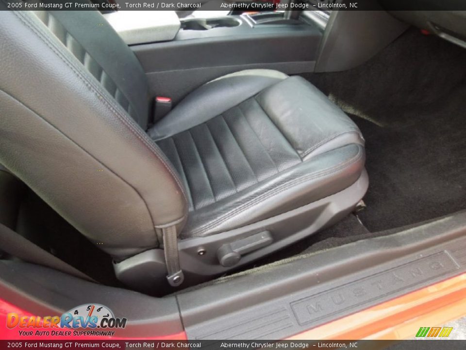 2005 Ford Mustang GT Premium Coupe Torch Red / Dark Charcoal Photo #15