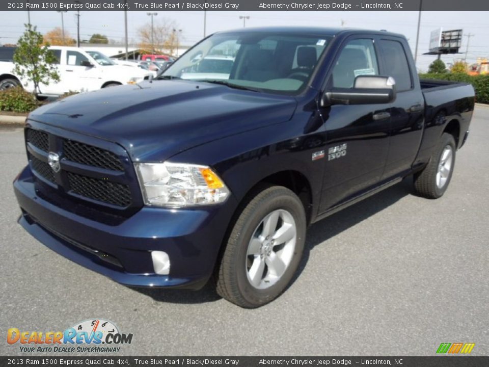 Front 3/4 View of 2013 Ram 1500 Express Quad Cab 4x4 Photo #1