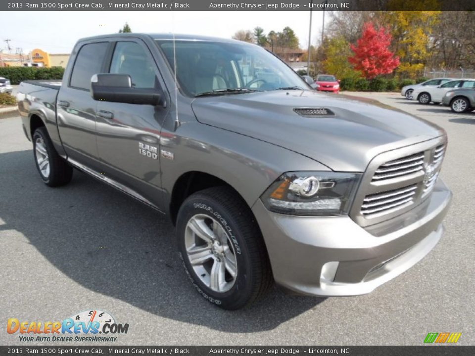 Front 3/4 View of 2013 Ram 1500 Sport Crew Cab Photo #2