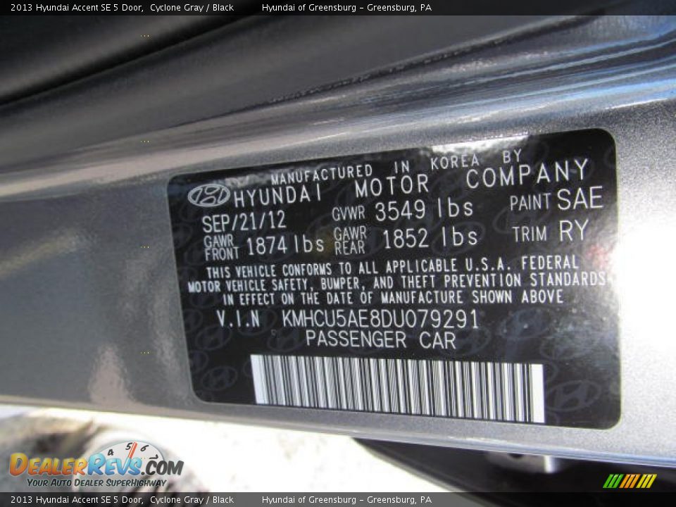 2013 Hyundai Accent SE 5 Door Cyclone Gray / Black Photo #10