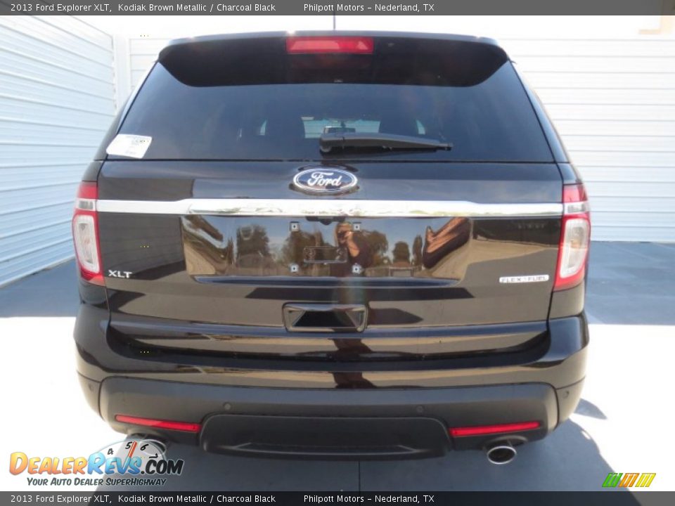2013 Ford Explorer XLT Kodiak Brown Metallic / Charcoal Black Photo #4