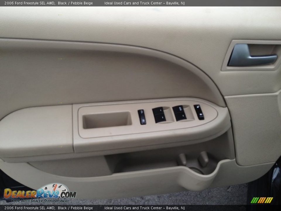 2006 Ford Freestyle SEL AWD Black / Pebble Beige Photo #22