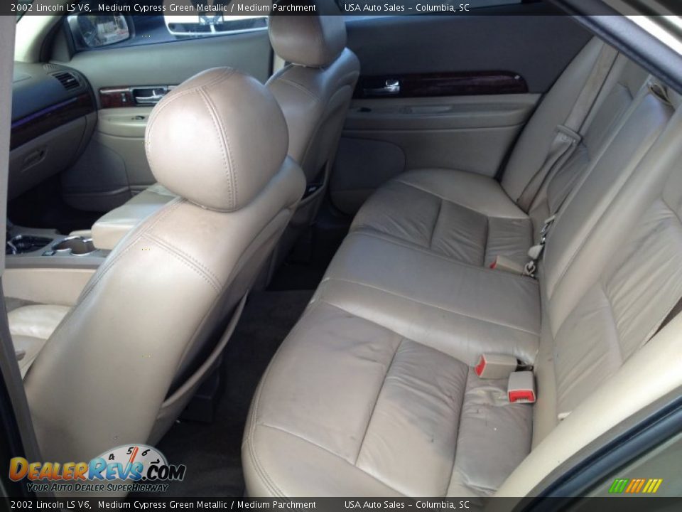 Rear Seat of 2002 Lincoln LS V6 Photo #10