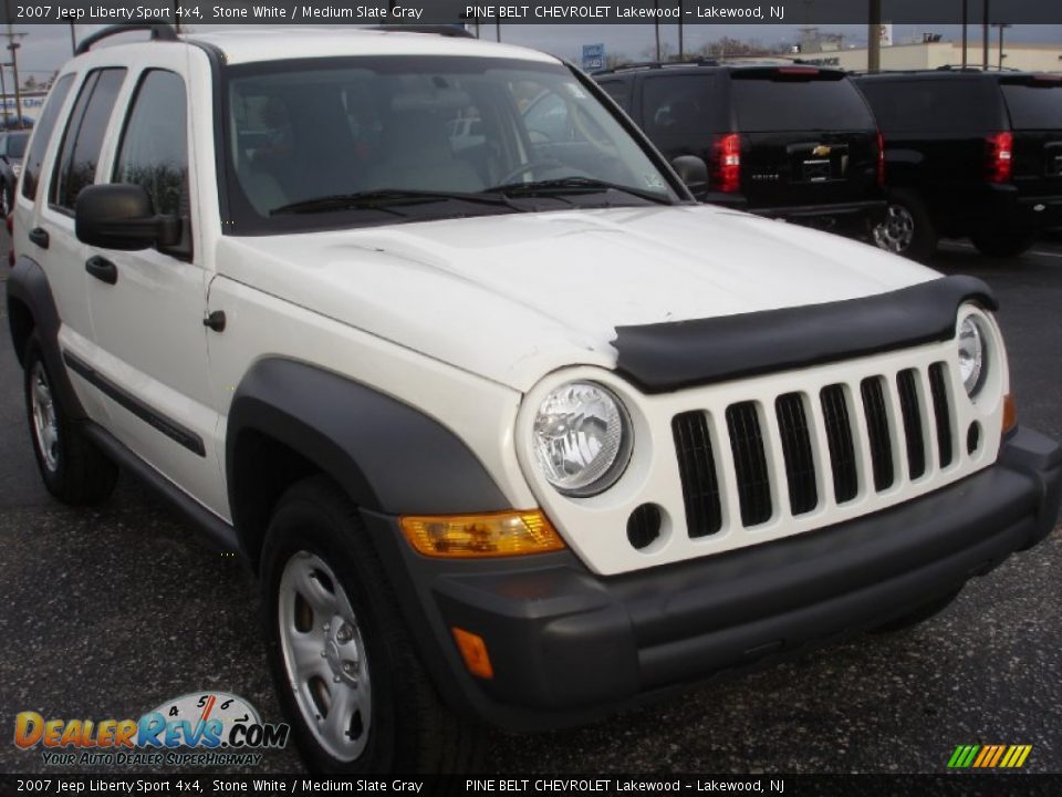 2007 Jeep Liberty Sport 4x4 Stone White / Medium Slate Gray Photo #3
