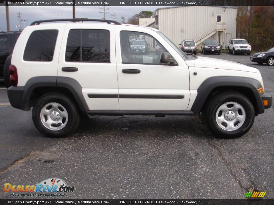 2007 Jeep Liberty Sport 4x4 Stone White / Medium Slate Gray Photo #4