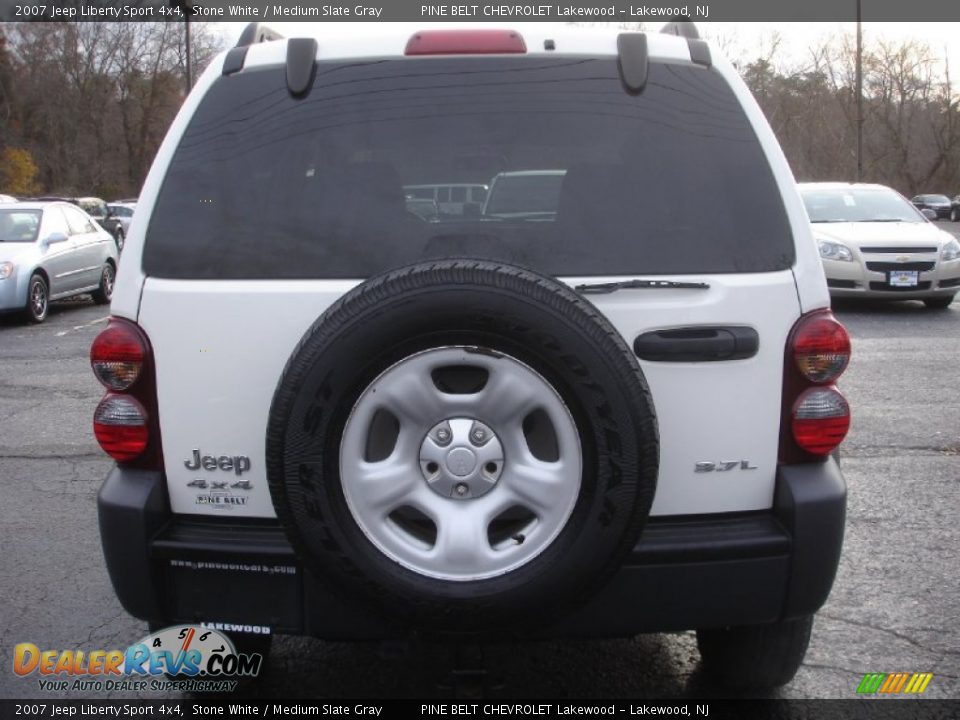 2007 Jeep Liberty Sport 4x4 Stone White / Medium Slate Gray Photo #6