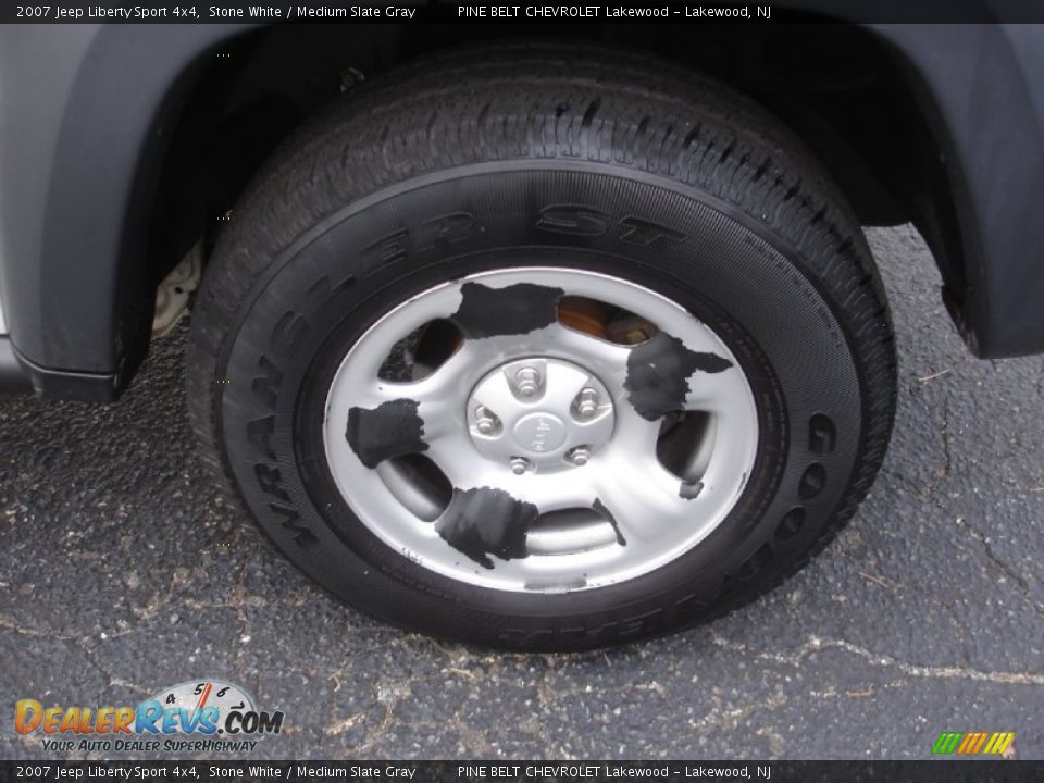2007 Jeep Liberty Sport 4x4 Stone White / Medium Slate Gray Photo #8