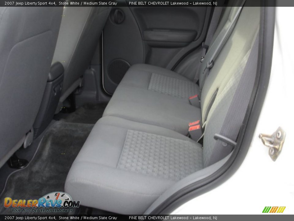 2007 Jeep Liberty Sport 4x4 Stone White / Medium Slate Gray Photo #11