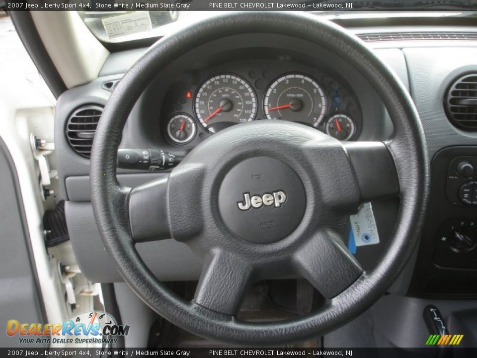 2007 Jeep Liberty Sport 4x4 Stone White / Medium Slate Gray Photo #13